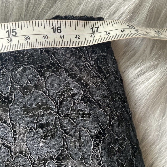 THE LIMITED Skirt Sz 12 Black Lace Lined Neutral Side Zip Knee Length Work - Picture 10 of 12